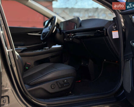 Сірий Кіа EV6, об'ємом двигуна 0 л та пробігом 150 тис. км за 26000 $, фото 73 на Automoto.ua