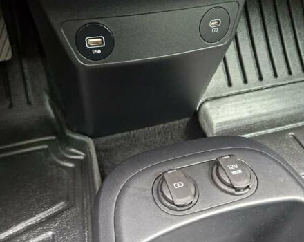 Серый Киа EV6, объемом двигателя 0 л и пробегом 120 тыс. км за 23500 $, фото 24 на Automoto.ua