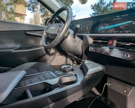 Сірий Кіа EV6, об'ємом двигуна 0 л та пробігом 140 тис. км за 23800 $, фото 46 на Automoto.ua