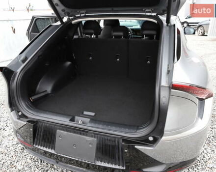 Сірий Кіа EV6, об'ємом двигуна 0 л та пробігом 67 тис. км за 15899 $, фото 25 на Automoto.ua