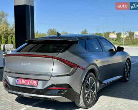 Серый Киа EV6, объемом двигателя 0 л и пробегом 20 тыс. км за 27200 $, фото 4 на Automoto.ua