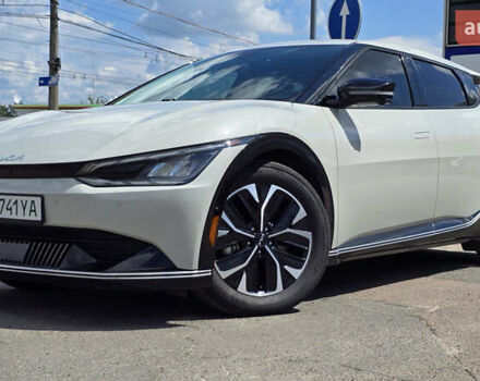 Серый Киа EV6, объемом двигателя 0 л и пробегом 30 тыс. км за 26000 $, фото 1 на Automoto.ua