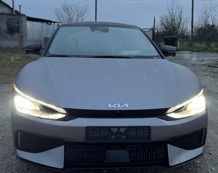 Серый Киа EV6, объемом двигателя 0 л и пробегом 18 тыс. км за 26500 $, фото 1 на Automoto.ua