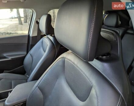 Сірий Кіа EV6, об'ємом двигуна 0 л та пробігом 140 тис. км за 23800 $, фото 10 на Automoto.ua