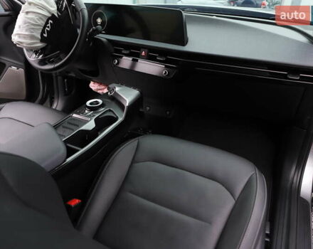 Сірий Кіа EV6, об'ємом двигуна 0 л та пробігом 67 тис. км за 15899 $, фото 33 на Automoto.ua