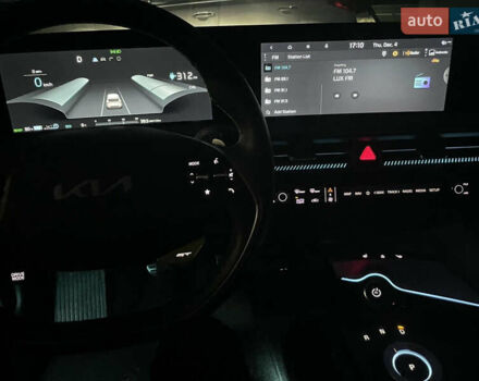 Серый Киа EV6, объемом двигателя 0 л и пробегом 18 тыс. км за 26500 $, фото 10 на Automoto.ua