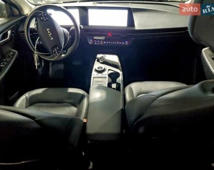 Сірий Кіа EV6, об'ємом двигуна 0 л та пробігом 130 тис. км за 11500 $, фото 7 на Automoto.ua