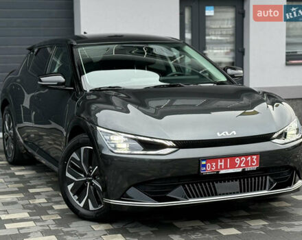 Серый Киа EV6, объемом двигателя 0 л и пробегом 47 тыс. км за 26900 $, фото 2 на Automoto.ua