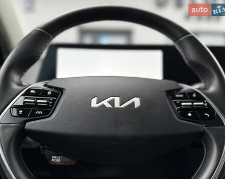 Серый Киа EV6, объемом двигателя 0 л и пробегом 47 тыс. км за 26900 $, фото 93 на Automoto.ua