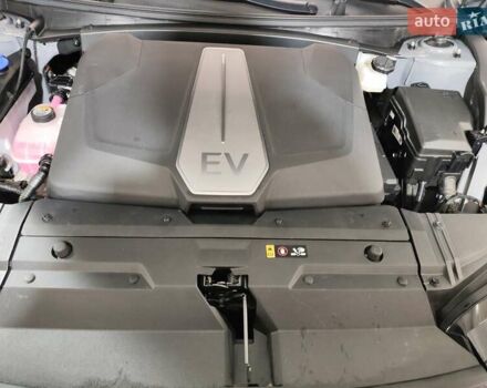 Серый Киа EV6, объемом двигателя 0 л и пробегом 3 тыс. км за 29903 $, фото 28 на Automoto.ua