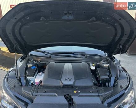Сірий Кіа EV6, об'ємом двигуна 0 л та пробігом 53 тис. км за 28700 $, фото 27 на Automoto.ua
