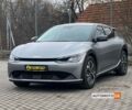 Серый Киа EV6, объемом двигателя 58 л и пробегом 45 тыс. км за 26000 $, фото 2 на Automoto.ua