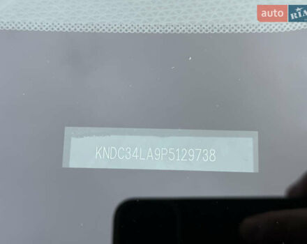 Серый Киа EV6, объемом двигателя 0 л и пробегом 47 тыс. км за 26900 $, фото 24 на Automoto.ua