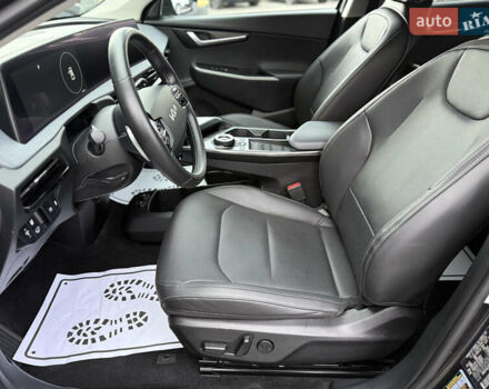 Серый Киа EV6, объемом двигателя 0 л и пробегом 47 тыс. км за 26900 $, фото 57 на Automoto.ua