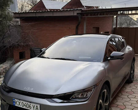 Серый Киа EV6, объемом двигателя 0 л и пробегом 23 тыс. км за 33000 $, фото 3 на Automoto.ua