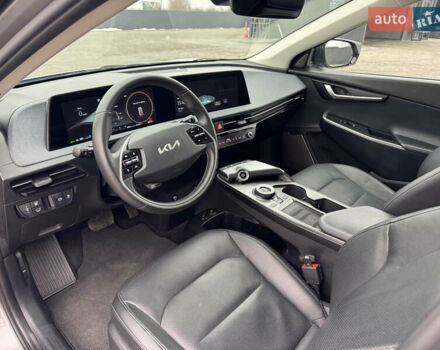 Сірий Кіа EV6, об'ємом двигуна 0 л та пробігом 98 тис. км за 23500 $, фото 14 на Automoto.ua