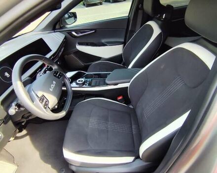 Серый Киа EV6, объемом двигателя 0 л и пробегом 72 тыс. км за 24500 $, фото 7 на Automoto.ua