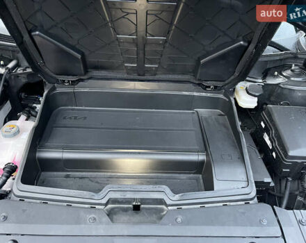 Серый Киа EV6, объемом двигателя 0 л и пробегом 68 тыс. км за 26500 $, фото 33 на Automoto.ua