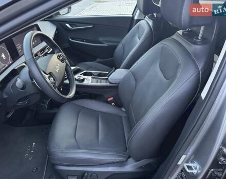 Сірий Кіа EV6, об'ємом двигуна 0 л та пробігом 18 тис. км за 31500 $, фото 7 на Automoto.ua