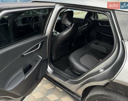 Сірий Кіа EV6, об'ємом двигуна 0 л та пробігом 43 тис. км за 26500 $, фото 25 на Automoto.ua
