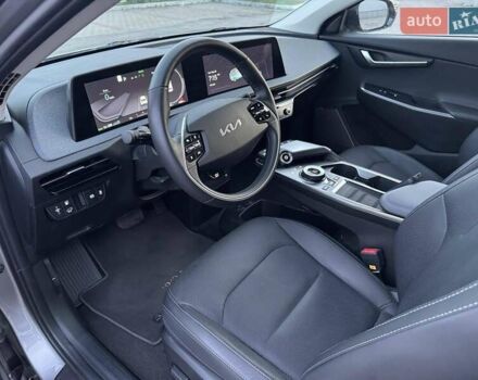 Серый Киа EV6, объемом двигателя 0 л и пробегом 14 тыс. км за 35000 $, фото 6 на Automoto.ua