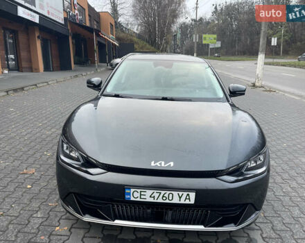 Серый Киа EV6, объемом двигателя 0 л и пробегом 68 тыс. км за 26500 $, фото 2 на Automoto.ua