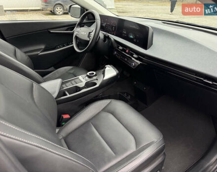 Сірий Кіа EV6, об'ємом двигуна 0 л та пробігом 98 тис. км за 23500 $, фото 15 на Automoto.ua