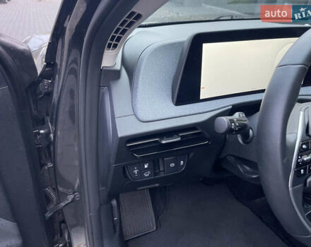 Серый Киа EV6, объемом двигателя 0 л и пробегом 68 тыс. км за 26500 $, фото 21 на Automoto.ua
