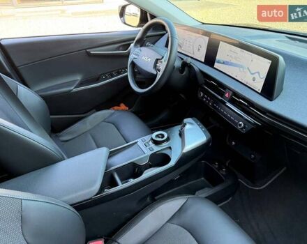 Серый Киа EV6, объемом двигателя 0 л и пробегом 34 тыс. км за 24000 $, фото 34 на Automoto.ua