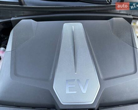 Сірий Кіа EV6, об'ємом двигуна 0 л та пробігом 21 тис. км за 28500 $, фото 21 на Automoto.ua