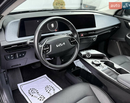 Серый Киа EV6, объемом двигателя 0 л и пробегом 47 тыс. км за 26900 $, фото 52 на Automoto.ua