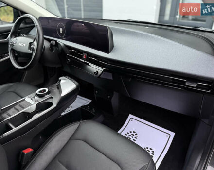 Серый Киа EV6, объемом двигателя 0 л и пробегом 47 тыс. км за 26900 $, фото 61 на Automoto.ua