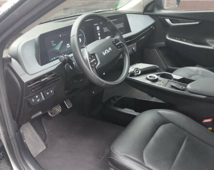 Серый Киа EV6, объемом двигателя 0 л и пробегом 46 тыс. км за 25500 $, фото 2 на Automoto.ua