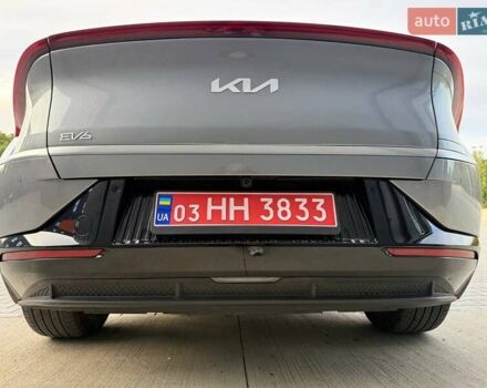 Сірий Кіа EV6, об'ємом двигуна 0 л та пробігом 9 тис. км за 27999 $, фото 68 на Automoto.ua