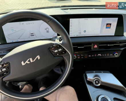 Серый Киа EV6, объемом двигателя 0 л и пробегом 9 тыс. км за 28500 $, фото 40 на Automoto.ua