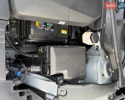 Сірий Кіа EV6, об'ємом двигуна 0 л та пробігом 9 тис. км за 27999 $, фото 135 на Automoto.ua