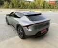 Сірий Кіа EV6, об'ємом двигуна 0 л та пробігом 9 тис. км за 27999 $, фото 13 на Automoto.ua