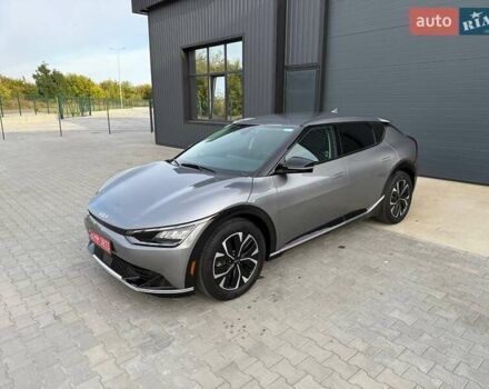 Сірий Кіа EV6, об'ємом двигуна 0 л та пробігом 9 тис. км за 27999 $, фото 87 на Automoto.ua