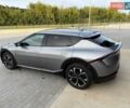 Сірий Кіа EV6, об'ємом двигуна 0 л та пробігом 9 тис. км за 27999 $, фото 88 на Automoto.ua