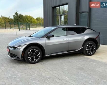 Сірий Кіа EV6, об'ємом двигуна 0 л та пробігом 9 тис. км за 27999 $, фото 77 на Automoto.ua