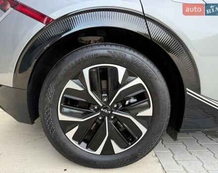 Сірий Кіа EV6, об'ємом двигуна 0 л та пробігом 9 тис. км за 27999 $, фото 29 на Automoto.ua