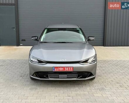 Сірий Кіа EV6, об'ємом двигуна 0 л та пробігом 9 тис. км за 27999 $, фото 90 на Automoto.ua