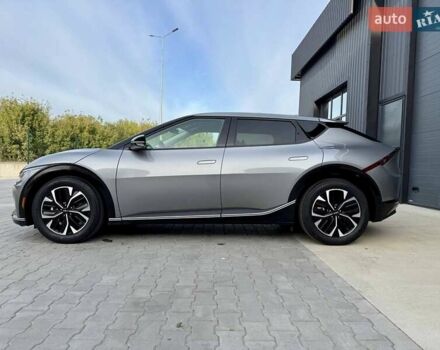 Сірий Кіа EV6, об'ємом двигуна 0 л та пробігом 9 тис. км за 27999 $, фото 7 на Automoto.ua