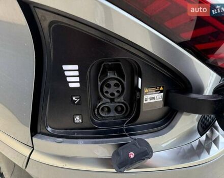 Сірий Кіа EV6, об'ємом двигуна 0 л та пробігом 9 тис. км за 27999 $, фото 28 на Automoto.ua