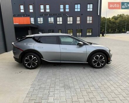 Сірий Кіа EV6, об'ємом двигуна 0 л та пробігом 9 тис. км за 27999 $, фото 6 на Automoto.ua
