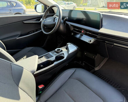 Серый Киа EV6, объемом двигателя 0 л и пробегом 9 тыс. км за 28500 $, фото 45 на Automoto.ua