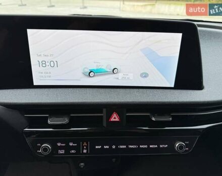 Сірий Кіа EV6, об'ємом двигуна 0 л та пробігом 9 тис. км за 27999 $, фото 113 на Automoto.ua