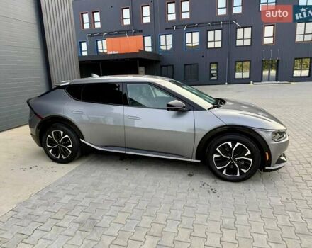Сірий Кіа EV6, об'ємом двигуна 0 л та пробігом 9 тис. км за 27999 $, фото 2 на Automoto.ua