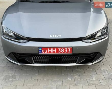 Сірий Кіа EV6, об'ємом двигуна 0 л та пробігом 9 тис. км за 27999 $, фото 20 на Automoto.ua