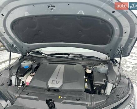 Серый Киа EV6, объемом двигателя 0 л и пробегом 38 тыс. км за 27499 $, фото 75 на Automoto.ua